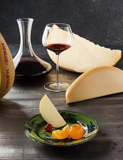 Abbinamenti Provolone Valpadana D.O.P. con vino e mostarda