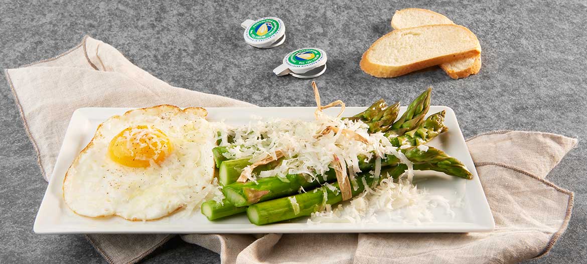 Asparagus with eggs and strong Provolone Valpadana P.D.O.