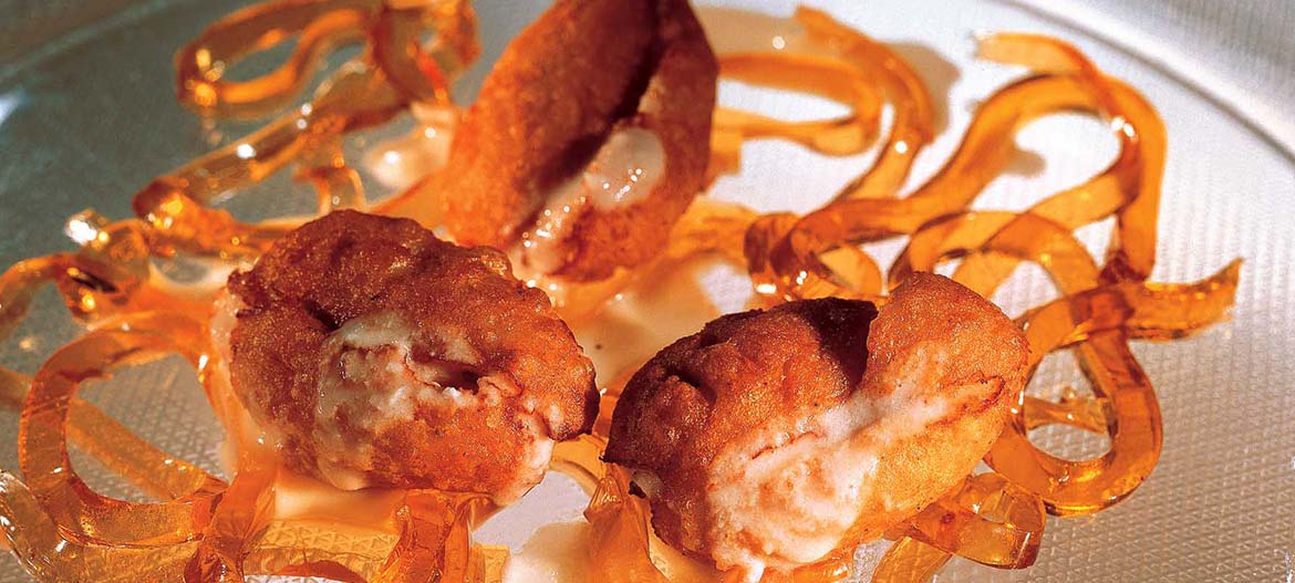 Uovo con spezie, Provolone Valpadana D.O.P. e amaretti