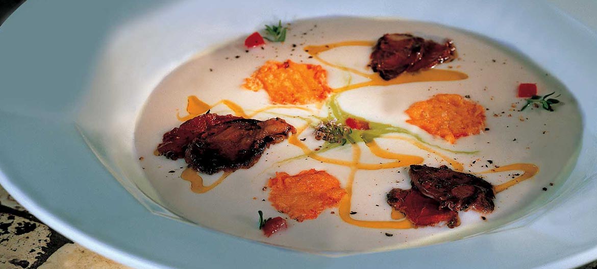 Zuppa di cipolle con tordo e Provolone Valpadana