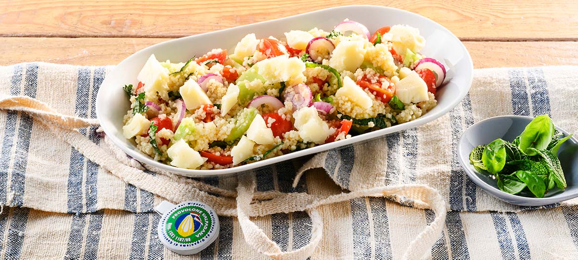 Panzanella di cous cous con Provolone Valpadana piccante