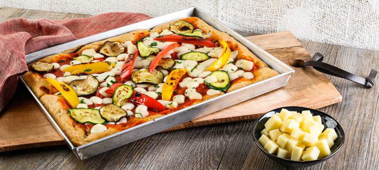 Pizza semi integral roja de Verduras con Provolone Valpadana