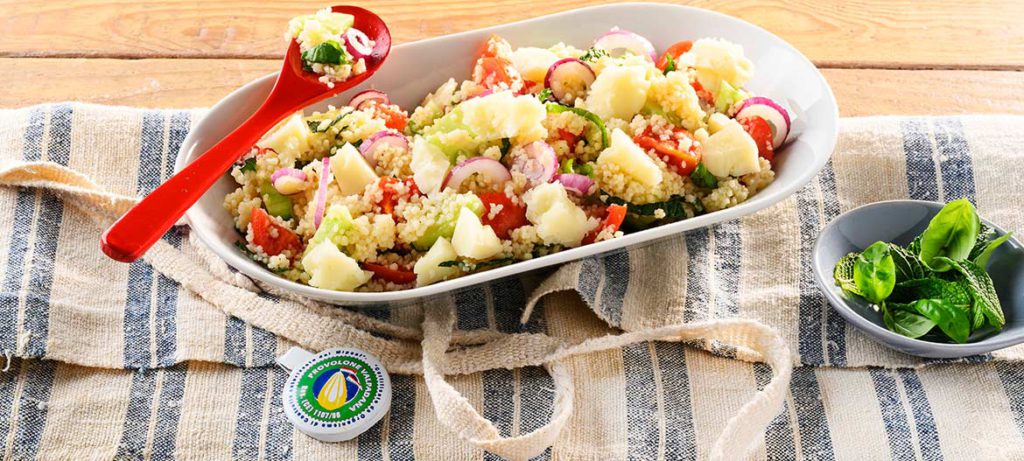 ricette di primavera Panzanella di cous cous con Provolone Valpadana