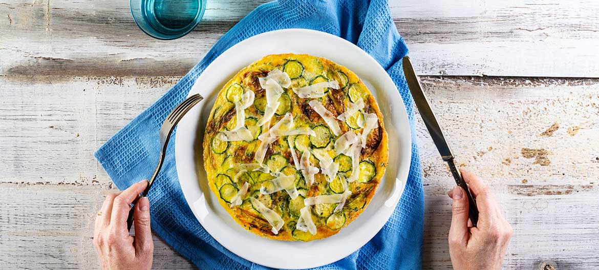 Frittata of courgettes with strong Provolone Valpadana