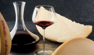 Formaggi piccanti: cosa li rende speciali e come usarli in cucina