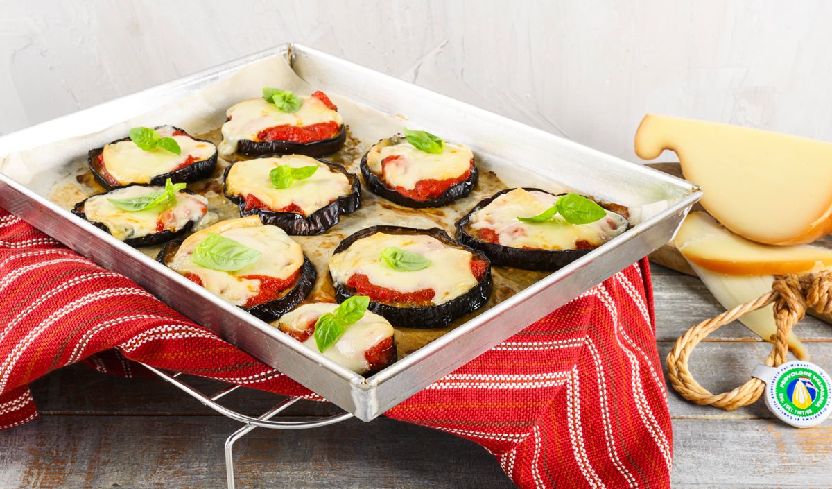 Menu estivo con Provolone Valpadana D.O.P.: idee per una cena leggera e gustosa